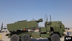 Американские РСЗО M142 HIMARS на выставке в Дубае. 15 ноября 2021. 